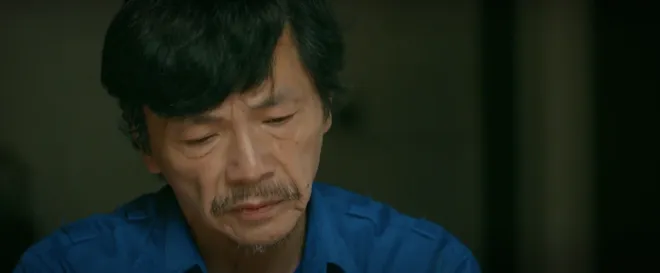 Đồng hồ đếm ngược - Tập 9: Con trai "b&aacute;o thủ" của thầy Thắng quyết định "hy sinh đời bố củng cố đời con" - Ảnh 4.