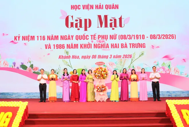 Các đơn vị Hải quân sôi nổi tổ chức hoạt động kỷ niệm Ngày Quốc tế Phụ nữ 8/3 - Ảnh 4.