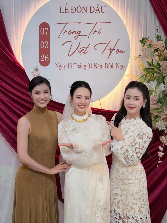 Việt Hoa xinh đẹp trong lễ ăn hỏi, sắp xuất hiện ở phim mới- Ảnh 1.