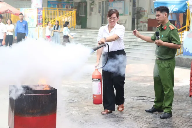 TP Hồ Ch&iacute; Minh: chiến dịch bảo vệ an ninh cho ng&agrave;y bầu cử - Ảnh 2.