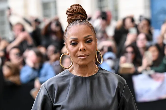 Anh em nh&agrave; Jackson lục đục sau buổi chiếu phim tiểu sử về Vua nhạc Pop - Ảnh 1.