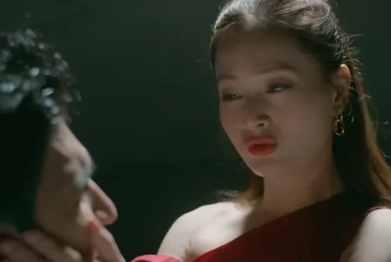 Đồng hồ đếm ngược - Tập 11: Chiến (B&igrave;nh An) bị chị Thơ (Lan Phương) cho người ch&iacute;ch điện - Ảnh 2.