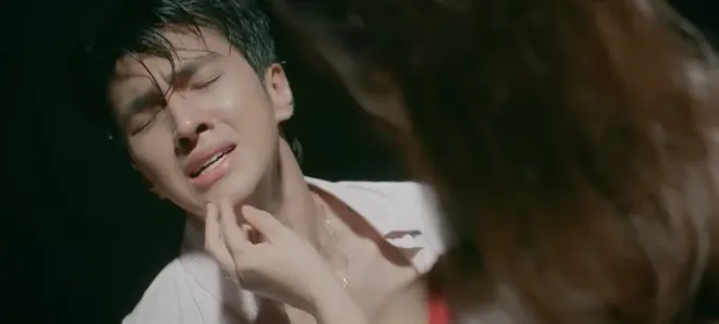 Đồng hồ đếm ngược - Tập 11: Chiến (B&igrave;nh An) bị chị Thơ (Lan Phương) cho người ch&iacute;ch điện - Ảnh 1.