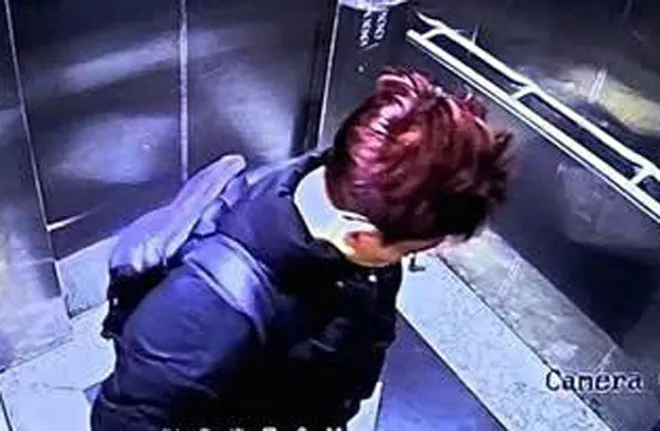 Nam thanh ni&ecirc;n rơi từ tầng thượng chung cư Thanh H&agrave; tử vong - Ảnh 1.