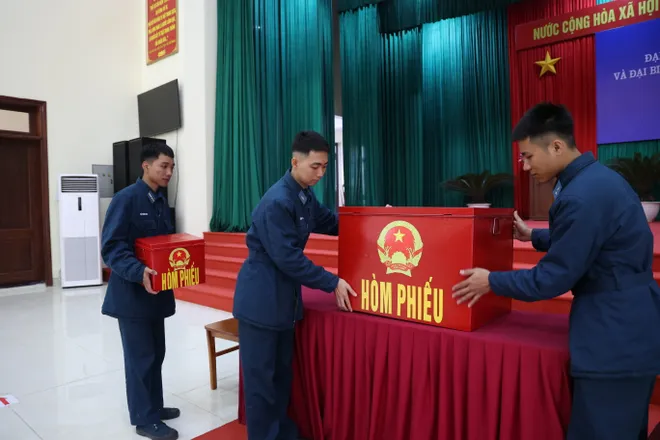 S&ocirc;i nổi kh&iacute; thế thi đua hướng về ng&agrave;y bầu cử tại Trung đo&agrave;n Kh&ocirc;ng qu&acirc;n 916 - Ảnh 3.