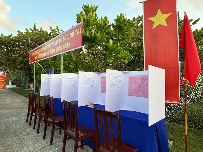 Đảo Trường Sa sẵn s&agrave;ng cho ng&agrave;y hội lớn: Ho&agrave;n tất c&ocirc;ng t&aacute;c chuẩn bị bầu cử - Ảnh 3.