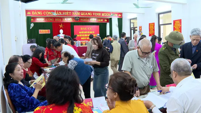 Quảng Ninh rộn ràng ngày bầu cử - Ảnh 10.