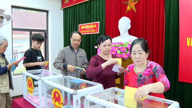 Quảng Ninh rộn ràng ngày bầu cử - Ảnh 15.