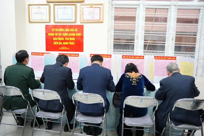 Quảng Ninh rộn r&agrave;ng ng&agrave;y bầu cử - Ảnh 3.