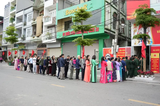 Quảng Ninh rộn r&agrave;ng ng&agrave;y bầu cử - Ảnh 20.