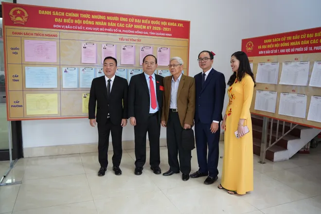 Quảng Ninh rộn r&agrave;ng ng&agrave;y bầu cử - Ảnh 16.