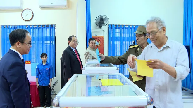 Quảng Ninh rộn ràng ngày bầu cử - Ảnh 14.