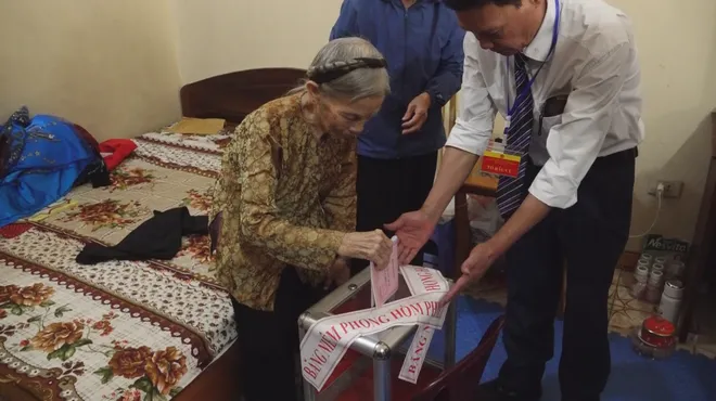Ngày hội bầu cử lan tỏa đến từng mái nhà - Ảnh 10.