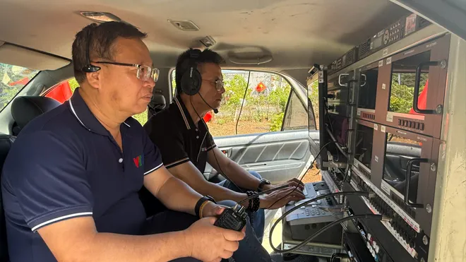 Ê-kíp VTV8 và hậu trường Cầu truyền hình "Ngày hội non sông" - Ảnh 2.