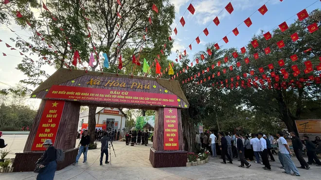 Ê-kíp VTV8 và hậu trường Cầu truyền hình "Ngày hội non sông" - Ảnh 5.