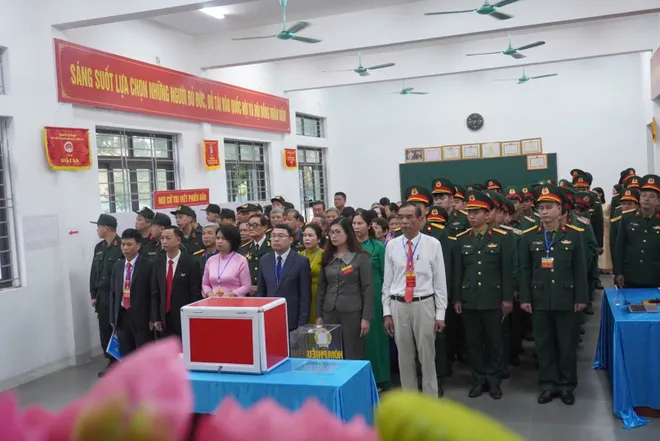 Cử tri xã Thanh Trì tích cực tham gia ngày hội toàn dân - Ảnh 9.