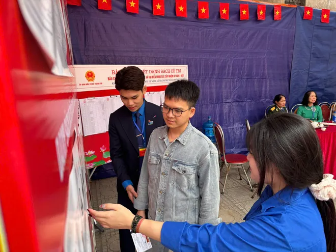 Cử tri xã Thanh Trì tích cực tham gia ngày hội toàn dân - Ảnh 22.