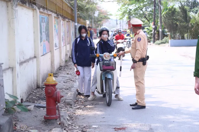 H&agrave; Nội: Siết chặt quản l&yacute; xe đưa đ&oacute;n, tăng cường xử l&yacute; học sinh vi phạm - Ảnh 9.