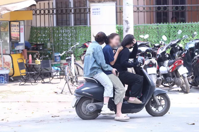 H&agrave; Nội: Siết chặt quản l&yacute; xe đưa đ&oacute;n, tăng cường xử l&yacute; học sinh vi phạm - Ảnh 8.