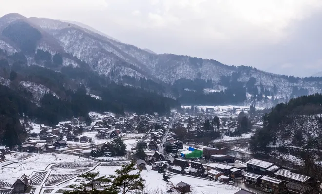 Kh&aacute;m ph&aacute; Shirakawa-go: Di sản sống giữa l&ograve;ng thung lũng sương m&ugrave;- Ảnh 8.