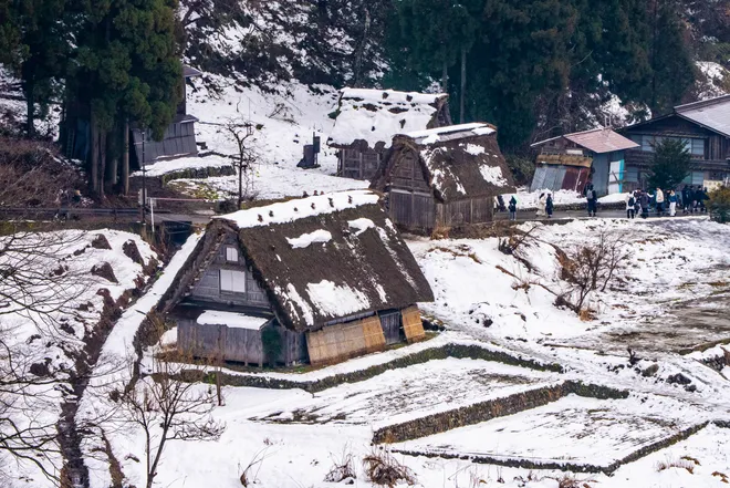 Kh&aacute;m ph&aacute; Shirakawa-go: Di sản sống giữa l&ograve;ng thung lũng sương m&ugrave;- Ảnh 9.