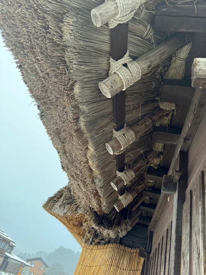 Kh&aacute;m ph&aacute; Shirakawa-go: Di sản sống giữa l&ograve;ng thung lũng sương m&ugrave;- Ảnh 6.