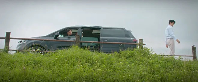 Đồng hồ đếm ngược - Tập 13: Chiến được giải cứu nhưng bất chấp nguy hiểm quay lại cứu Minh Anh - Ảnh 4.