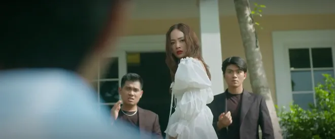 Đồng hồ đếm ngược - Tập 13: Chiến được giải cứu nhưng bất chấp nguy hiểm quay lại cứu Minh Anh - Ảnh 10.