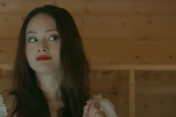 Đồng hồ đếm ngược - Tập 14: Minh Anh bị phú bà Kiều Thơ bắt đi tiếp khách - Ảnh 1.