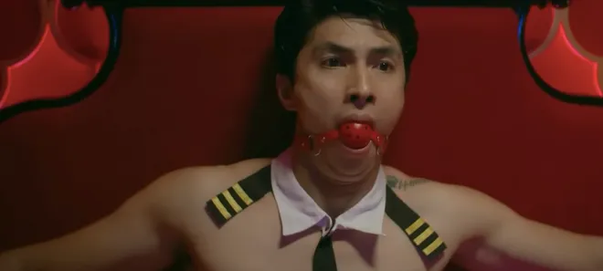 Đồng hồ đếm ngược - Tập 14: Chiến bị &eacute;p xem livestream Minh Anh với người đ&agrave;n &ocirc;ng kh&aacute;c - Ảnh 1.