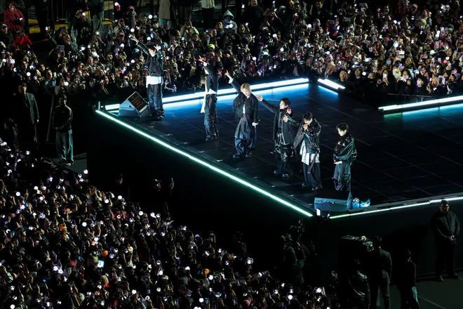 Sự trở lại của BTS nhận được sự cổ vũ nồng nhiệt từ người h&acirc;m mộ tr&ecirc;n to&agrave;n thế giới- Ảnh 7.