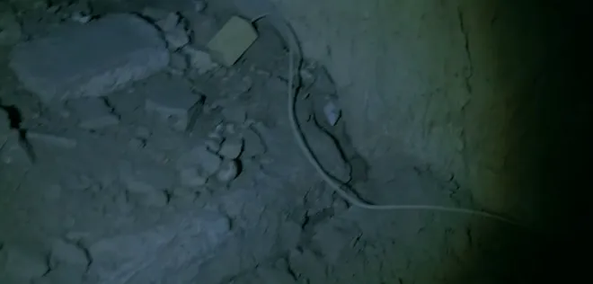 Phim Kh&ocirc;ng giới hạn - Tập 32: Phong - Trang trốn tho&aacute;t, lực lượng bộ đội giải cứu con tin trong hầm sập - Ảnh 3.