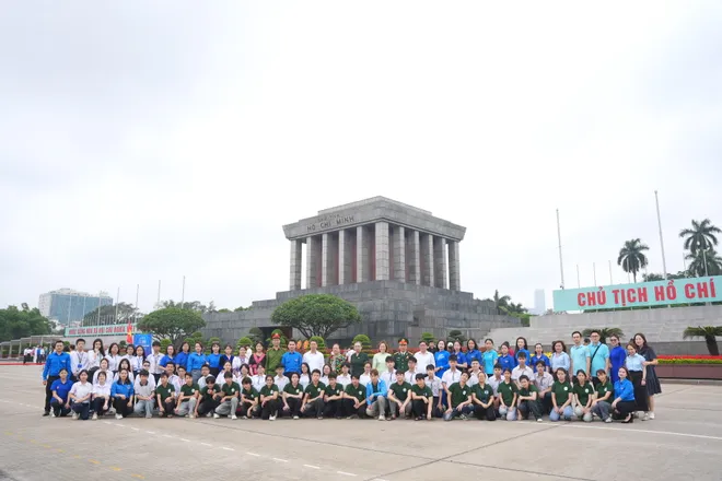 Thắp s&aacute;ng kh&aacute;t vọng tuổi trẻ b&ecirc;n Lăng B&aacute;c - Ảnh 6.
