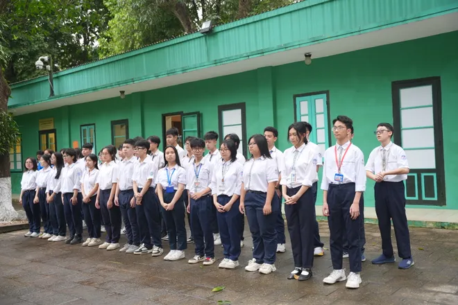 Thắp s&aacute;ng kh&aacute;t vọng tuổi trẻ b&ecirc;n Lăng B&aacute;c - Ảnh 17.