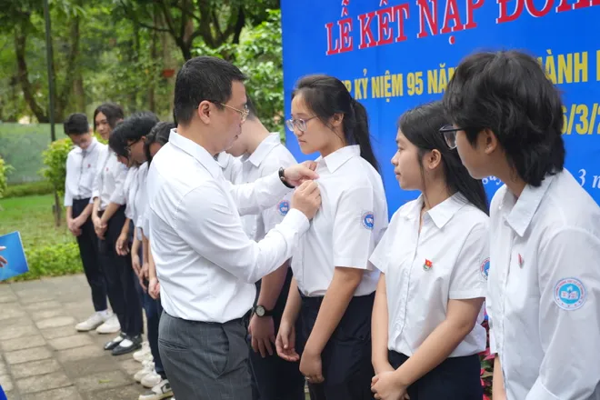 Thắp s&aacute;ng kh&aacute;t vọng tuổi trẻ b&ecirc;n Lăng B&aacute;c - Ảnh 26.