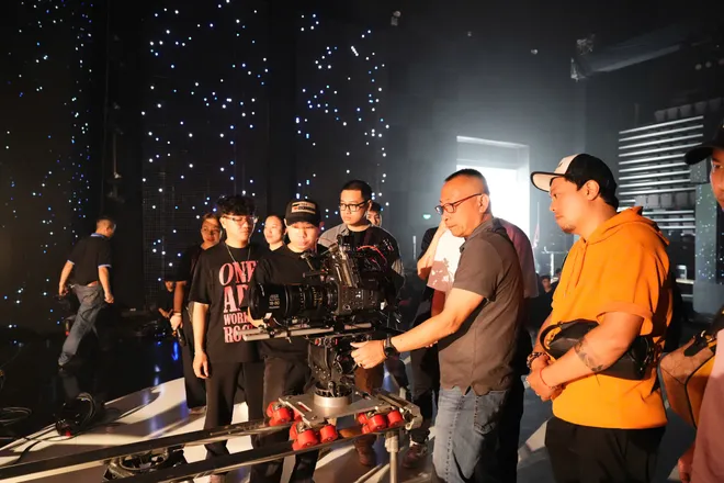 Nh&agrave; b&aacute;o Lại Văn S&acirc;m: "May qu&aacute; t&ocirc;i đ&atilde; về hưu! Xem VTV3 b&acirc;y giờ t&ocirc;i cảm thấy ch&oacute;ng mặt" - Ảnh 5.