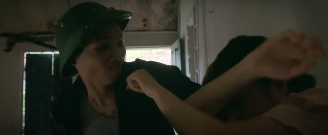 Đồng hồ đếm ngược - Tập 16: Biết bố đẻ tệ hại, Th&agrave;nh vẫn muốn tiếp cận- Ảnh 12.