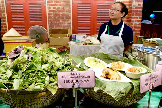 Người d&acirc;n TP Hồ Ch&iacute; minh h&agrave;o hứng trải nghiệm lễ hội ẩm thực h&agrave;ng đầu thế giới- Ảnh 15.