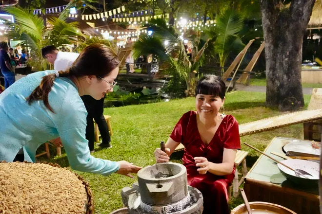 Người d&acirc;n TP Hồ Ch&iacute; minh h&agrave;o hứng trải nghiệm lễ hội ẩm thực h&agrave;ng đầu thế giới- Ảnh 19.