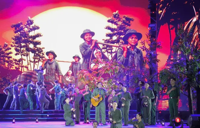 Thanh ni&ecirc;n xung phong TP Hồ Ch&iacute; Minh v&agrave; sứ mệnh trong  kỷ nguy&ecirc;n mới - Ảnh 10.