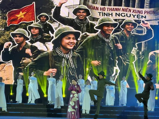 Thanh ni&ecirc;n xung phong TP Hồ Ch&iacute; Minh v&agrave; sứ mệnh trong  kỷ nguy&ecirc;n mới - Ảnh 7.