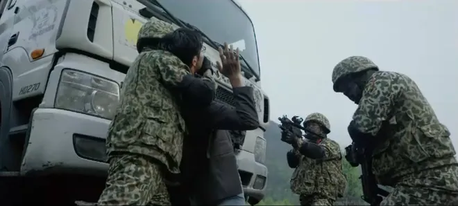 Kh&ocirc;ng giới hạn - Tập 34: M&agrave;n kịch của Linh v&agrave; c&aacute;i kết đẹp bất ngờ - Ảnh 3.