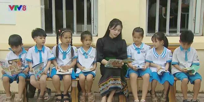 Hành trình trở thành nữ đại biểu Quốc hội trẻ nhất của cô giáo dân tộc Ơ Đu- Ảnh 1. Hành trình trở thành nữ đại biểu Quốc hội trẻ nhất của cô giáo dân tộc Ơ Đu- Ảnh 1.