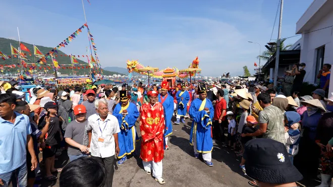 Lễ hội Cầu Ngư miền Trung: Mạch nguồn văn h&oacute;a v&agrave; kh&aacute;t vọng vươn khơi- Ảnh 12.