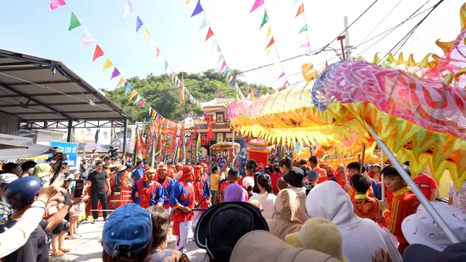 Lễ hội Cầu Ngư miền Trung: Mạch nguồn văn h&oacute;a v&agrave; kh&aacute;t vọng vươn khơi- Ảnh 13.