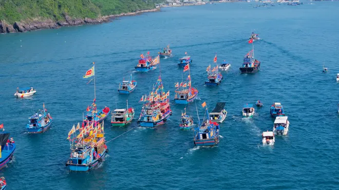 Lễ hội Cầu Ngư miền Trung: Mạch nguồn văn h&oacute;a v&agrave; kh&aacute;t vọng vươn khơi- Ảnh 1.