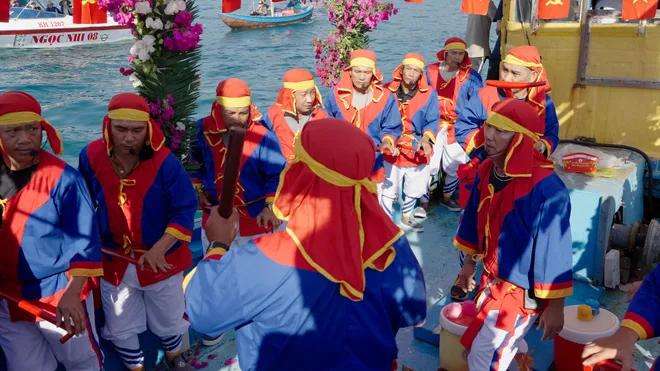 Lễ hội Cầu Ngư miền Trung: Mạch nguồn văn h&oacute;a v&agrave; kh&aacute;t vọng vươn khơi- Ảnh 2.