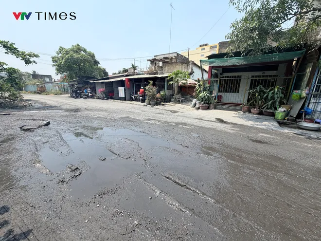 Sống cạnh bãi tập kết ở phường Long Hưng: Nỗi lo hiện hữu - Ảnh 1.