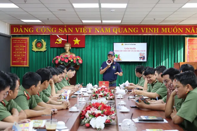 TP Hồ Chí Minh: Tập huấn thoát nạn và PCCC cho hàng loạt trường học, đơn vị - Ảnh 15.