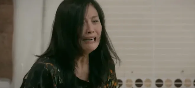 Đồng hồ đếm ngược - Tập 17: Bị r&ecirc;u rao chuyện đi t&igrave;m con ri&ecirc;ng, bố Th&agrave;nh về nh&agrave; đ&aacute;nh vợ- Ảnh 4.